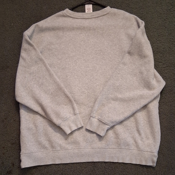 RARE Disney Parks CINDERELLA Embossed Slipper Sweatshirt Women's XL (EUC) - Picture 3 of 6